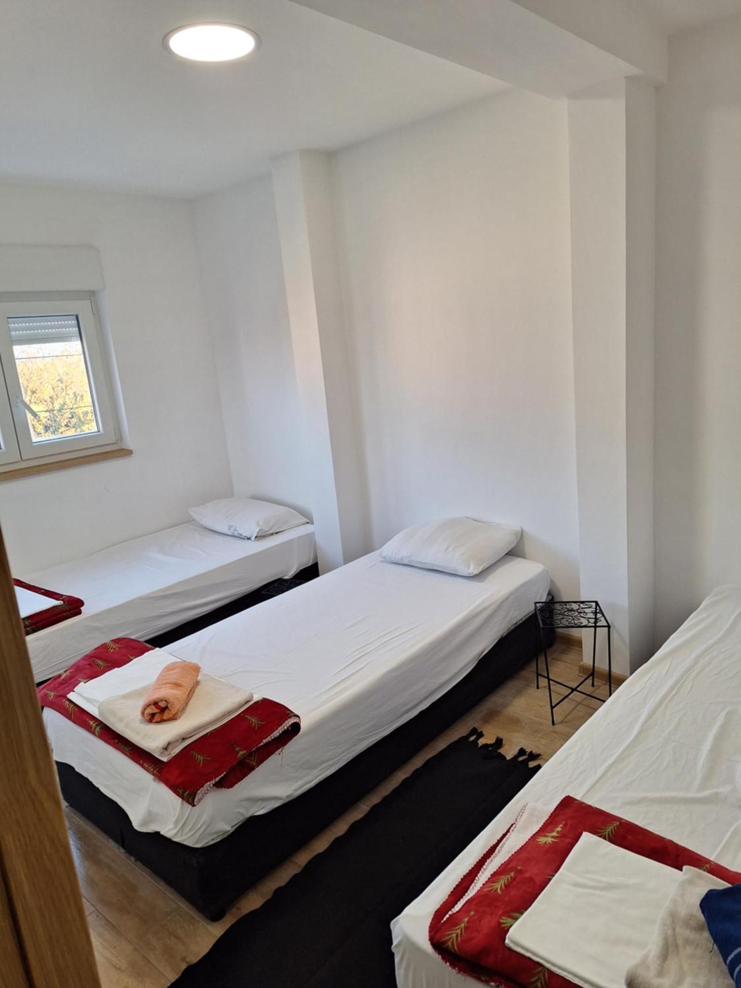 Expo Airport Otel Surcin Экстерьер фото